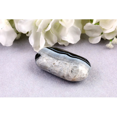 Hmatka černý sardonyx č. 203 - 71x39x24 mm | Levné Minerály