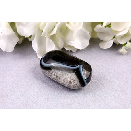 Hmatka černý sardonyx 62mm - brazilský minerál lesk